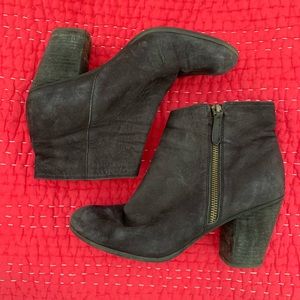 Black Ankle boot with Zip by Nordstrom